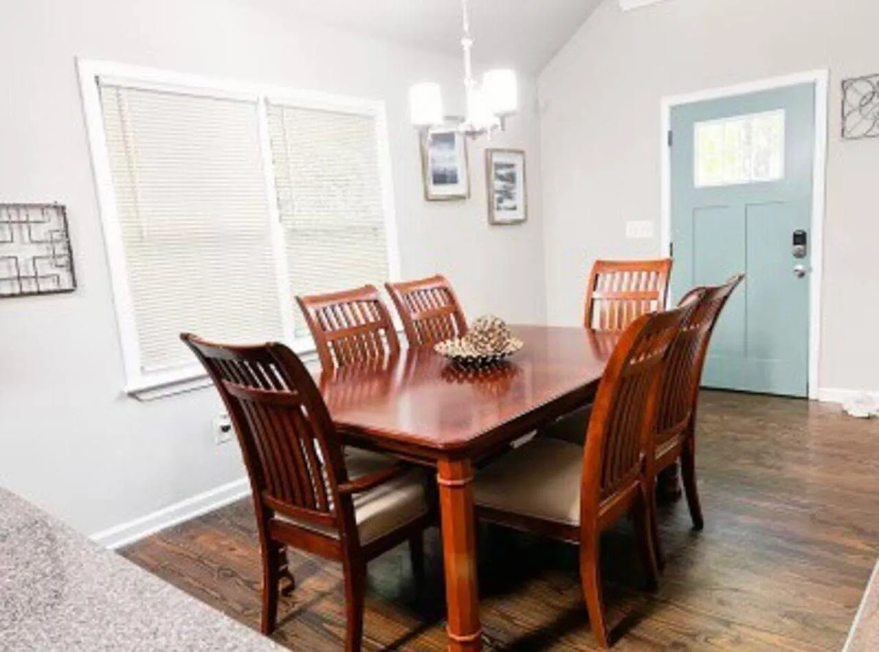 790 Oak Dr — Photo 2