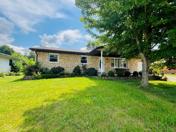 9045 Shadow Dr, Brookville, IN 47012