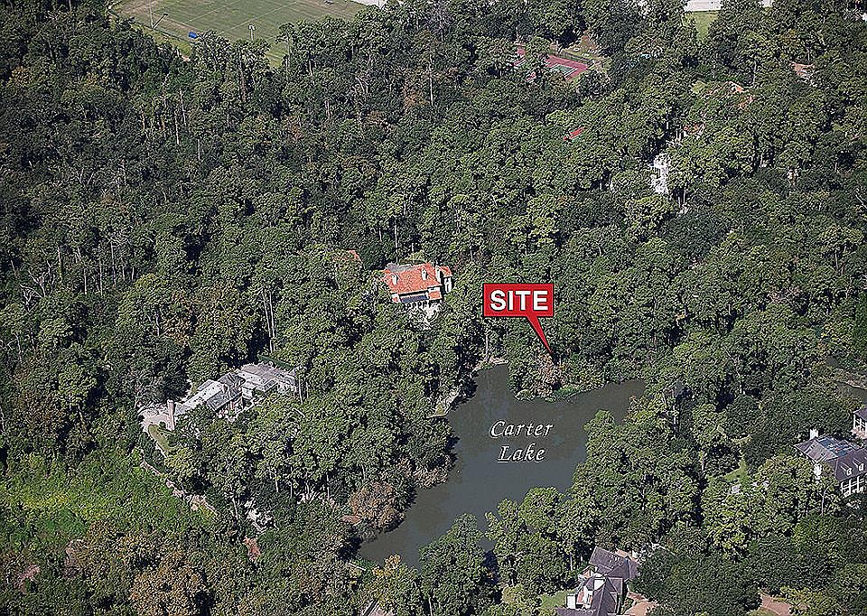 1st image of 300 Little John Ln