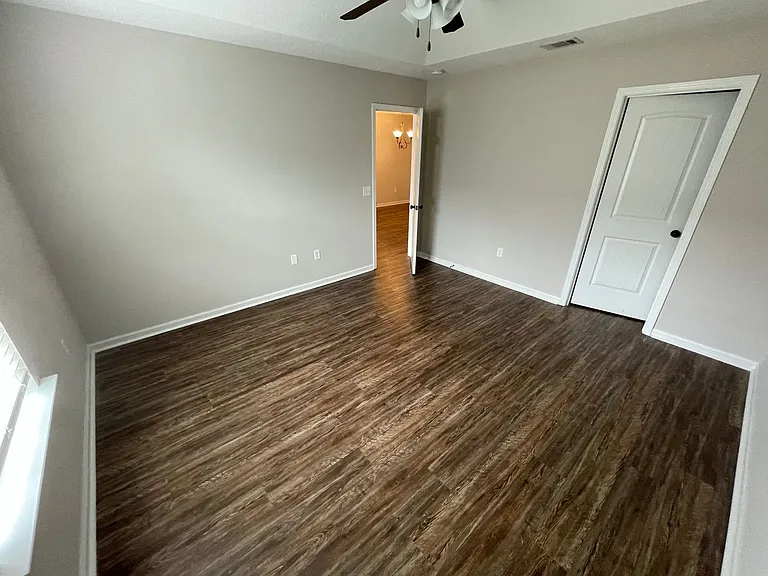 429 Andover Dr — Photo 7