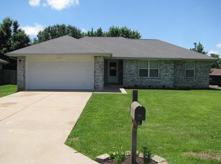 3321 S Sunrise Ave, Springfield, MO 65807