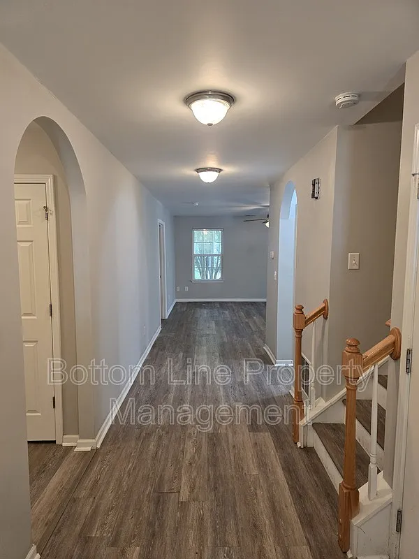 3 bed, 2.0 bath, 1500 sqft, $2,300 — Photo 4