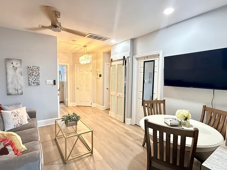 512 Mellon St SE #101 — Photo 5