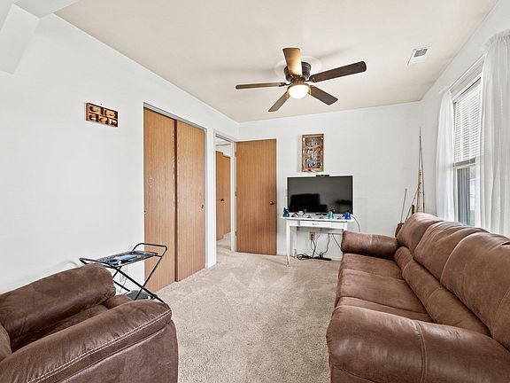 5th image of 504 Knights Ct