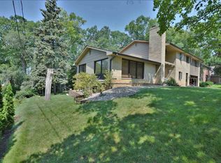 486 Skyline Blvd, Green Bay, WI 54302