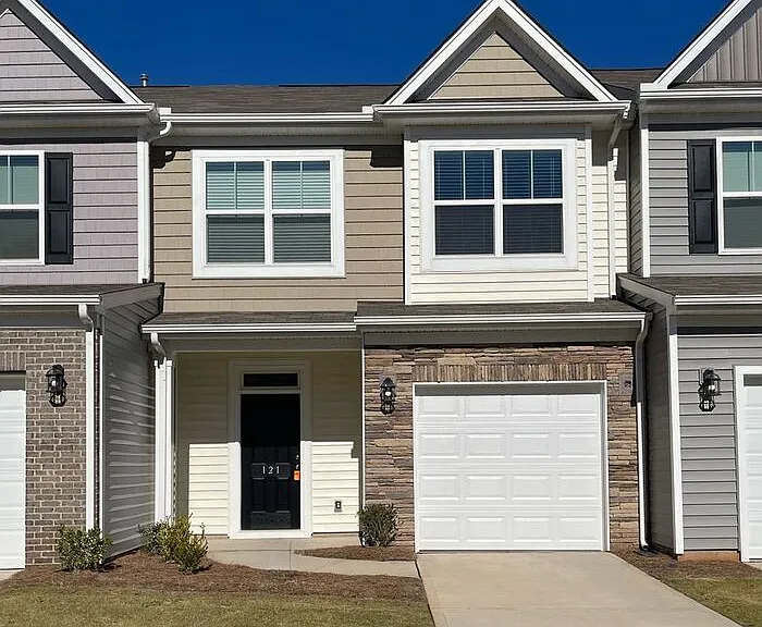 121 Arbor Trl — Photo 1