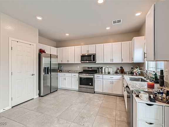 4th image of 4454 Lantern Point Ave