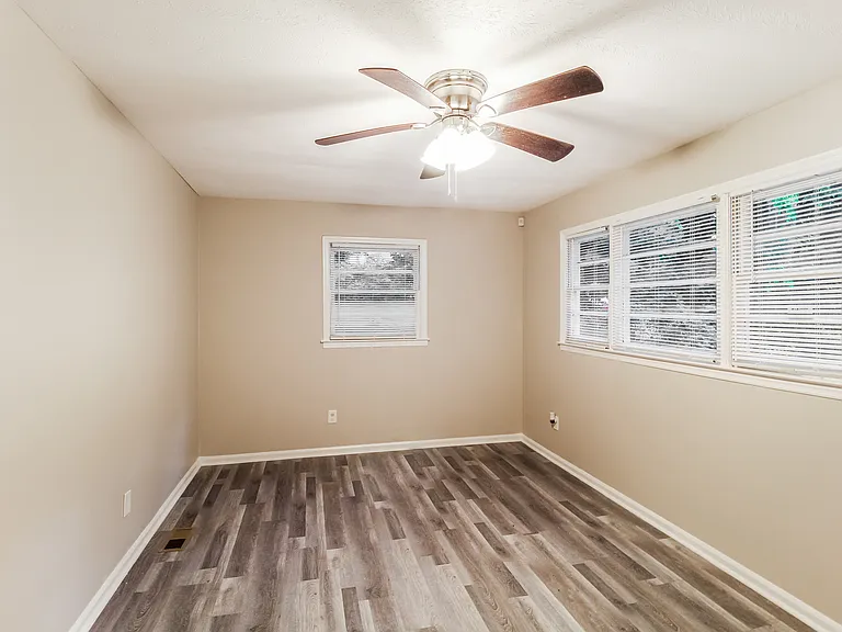 135 Wildwood Dr — Photo 4