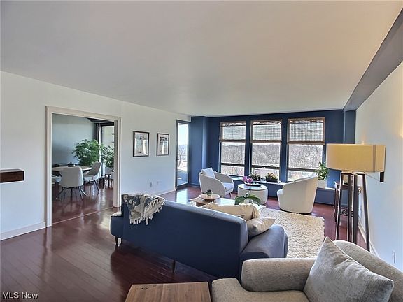 5th image of 1 Bratenahl Pl APT 805