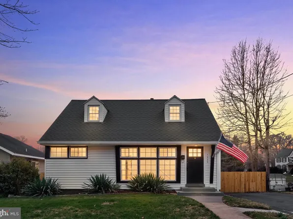1925 Rollins Dr, Alexandria, VA 22307