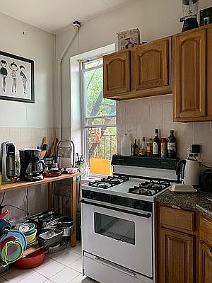 2nd image of 282 Smith St #A