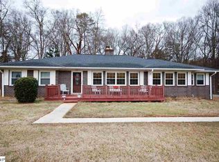 121 Forest Park Dr, Simpsonville, SC 29681