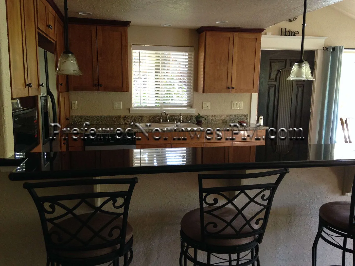 Vacation Home: Resort Living on the McKenzie River — Photo 2