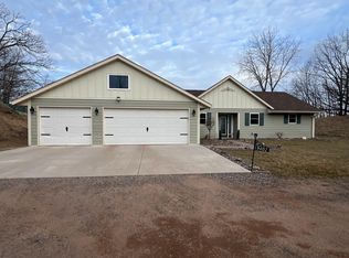 9402 Golf Course Rd SW, Pine City, MN 55063