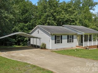 916 Long Branch Rd, Grover, NC 28073