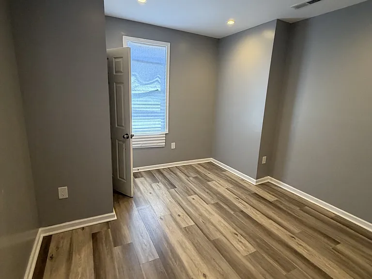 1704 Conlyn St #2 — Photo 4