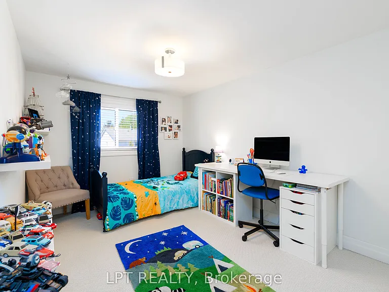 6 Odin Cres — Photo 20
