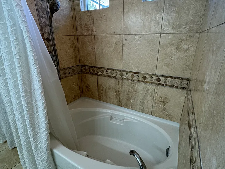 1237 Tule Dr — Photo 10