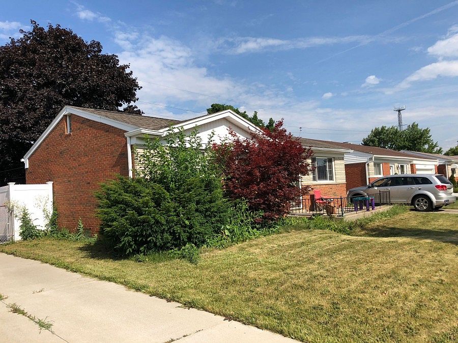 2nd image of 31623 Stricker Dr