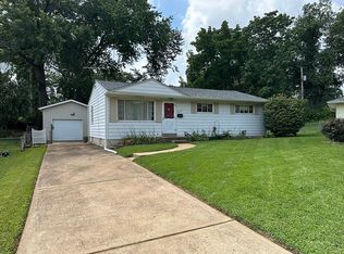 4720 Don Ron Dr, Saint Louis, MO 63123