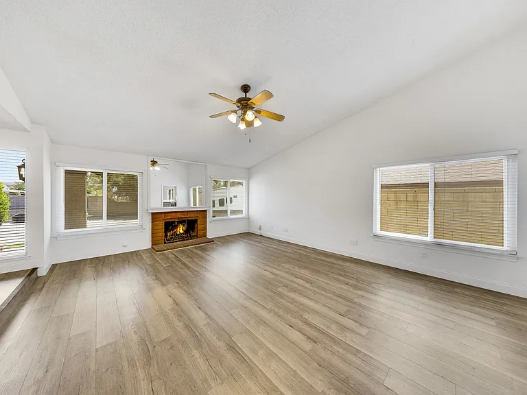 7750 Perlite Ave — Photo 11