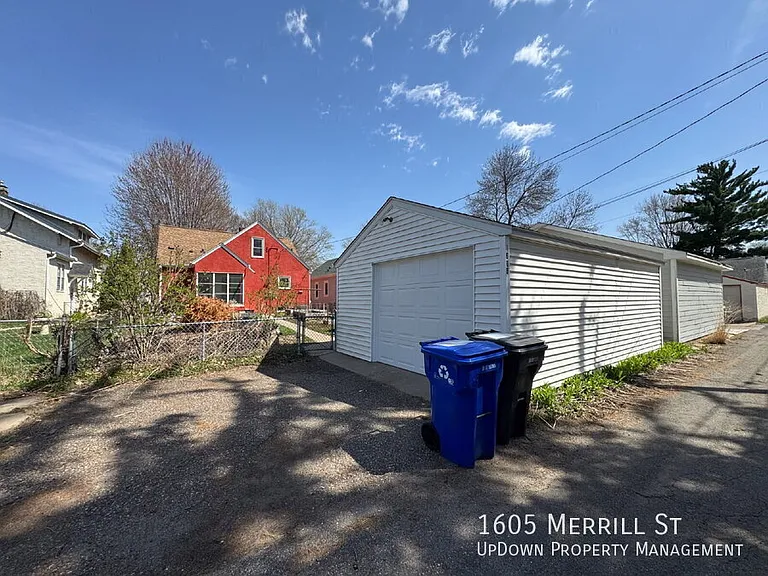 1605 Merrill St — Photo 33