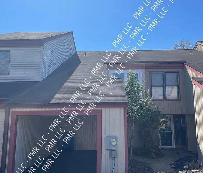 17 Log Pond Dr #1 — Photo 1
