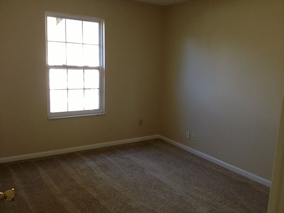 3rd image of 10725 Wimbledon Dr