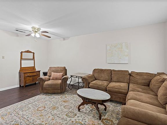 5th image of 3058 Longleaf Dr