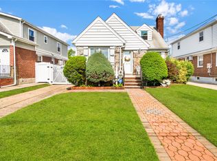 21 Irving St, Valley Stream, NY 11580