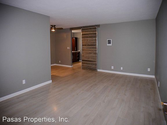 3rd image of 4474 Winona Ave APT 4