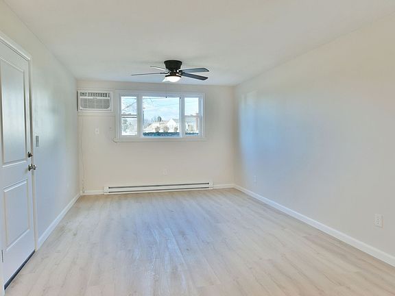 5th image of 1645 Hiram Ave #2