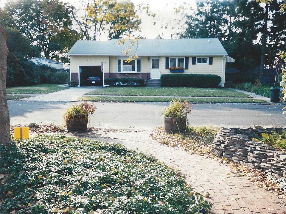 1st image of 318 Lansdowne Ave