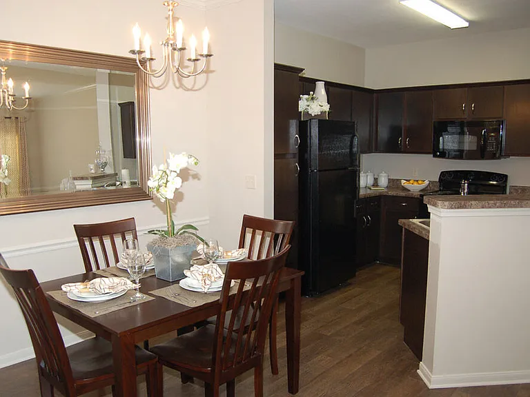 Riverscape Apartment Homes — Photo 12