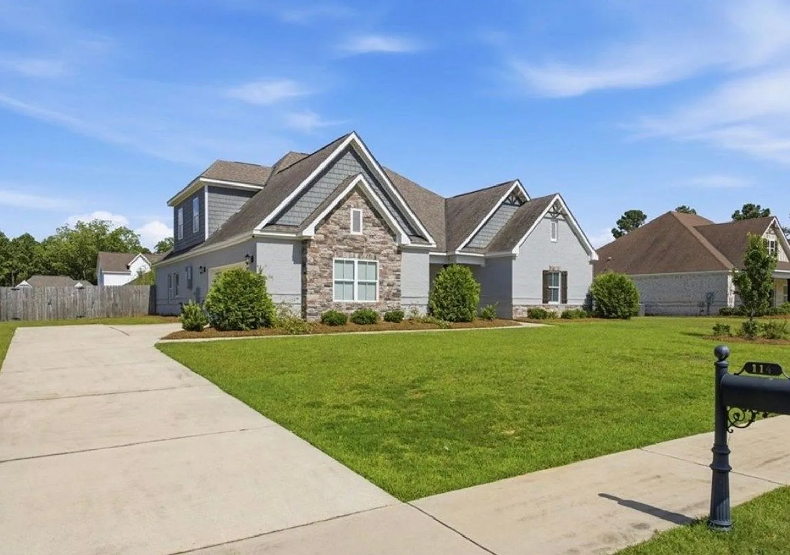 Spacious 5BR House in Dothan, AL — Photo 1