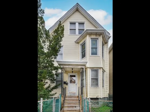 952 William St, Elizabeth City, NJ 07201