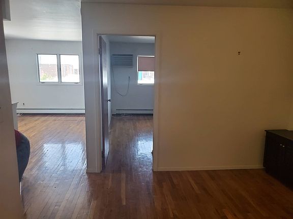 3rd image of 1401 E 68th St Floor 1