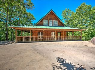 8379 Chestnut Dr, Rogers, AR 72756
