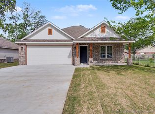 837 S Wood St, Pryor, OK 74361