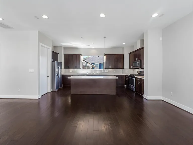 1607 Milby St #B — Photo 6