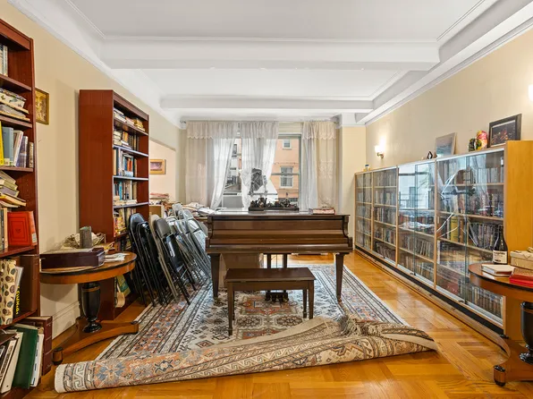 310 West 72nd Street image 2 of 21