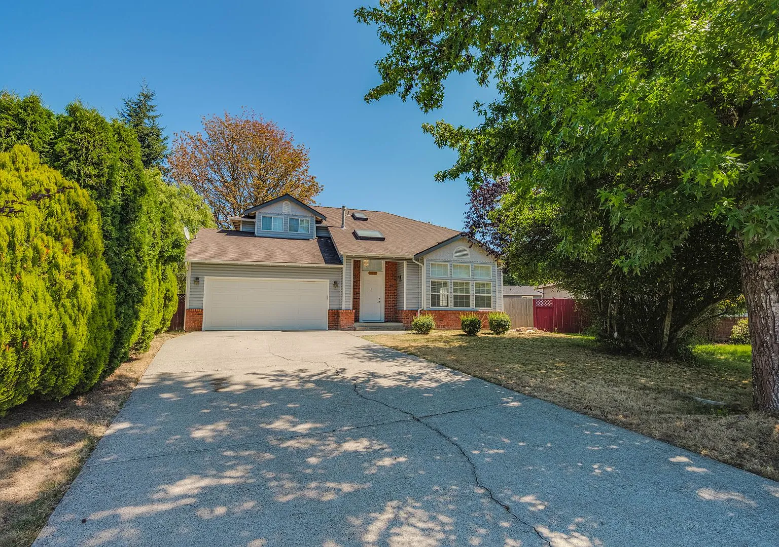 Wonderful Home on Cul-De-Sac — Photo 1