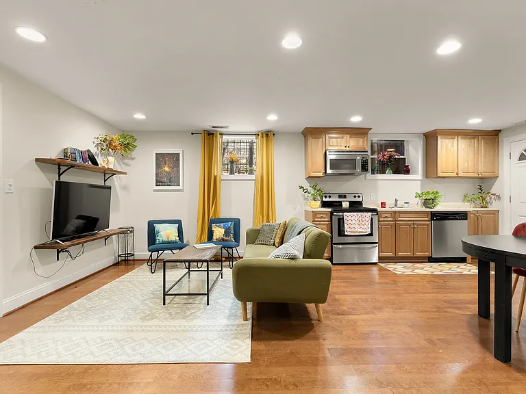 1407 Decatur St NW — Photo 24