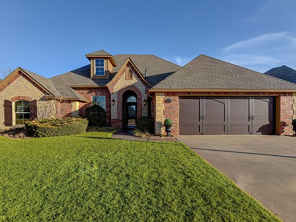 3rd image of 15520 Brook Hill Dr