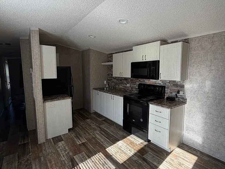 3531 Baker Rd #6 — Photo 2
