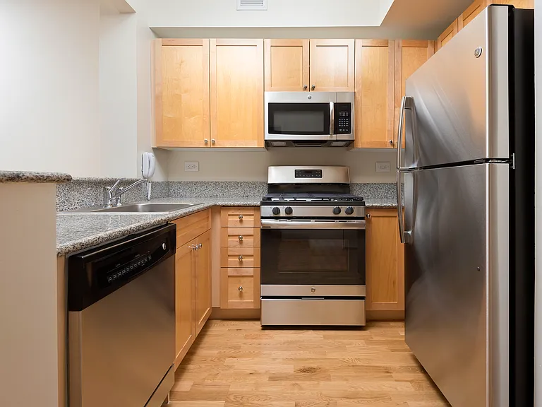 1501 Lexington Ave #8G — Photo 9