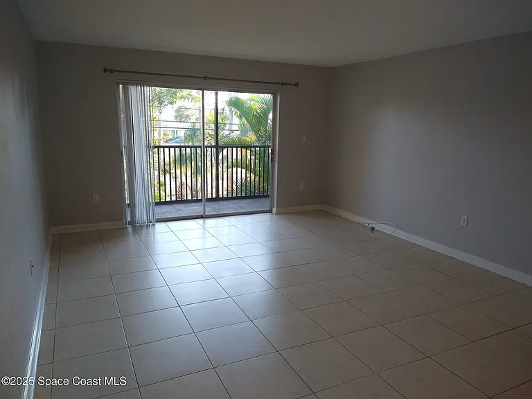 1020 Pinetree Dr #8 — Photo 11