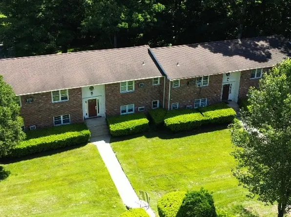 1109 Waterbury Rd APT 2B, Cheshire, CT 06410