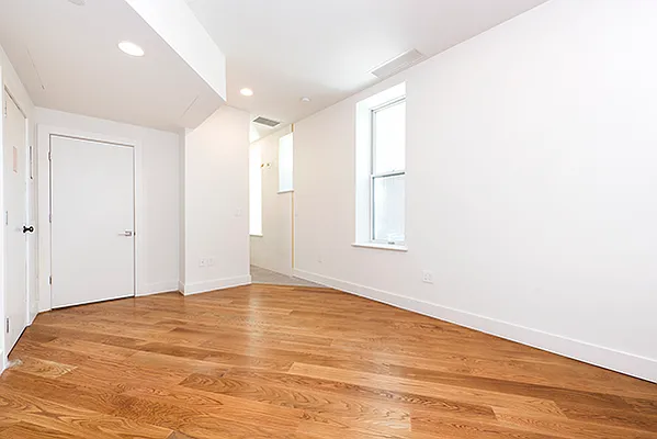 Rented by Bold New York | media 24