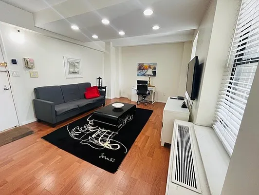 Rented by Manhattan Management Group | media 11